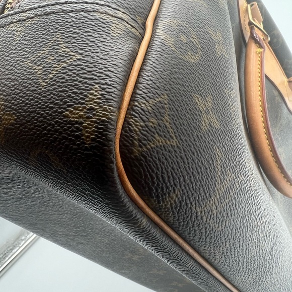 Authentic Louis Vuitton Monogram Deauville bag (Preowned) - Picture 7 of 16